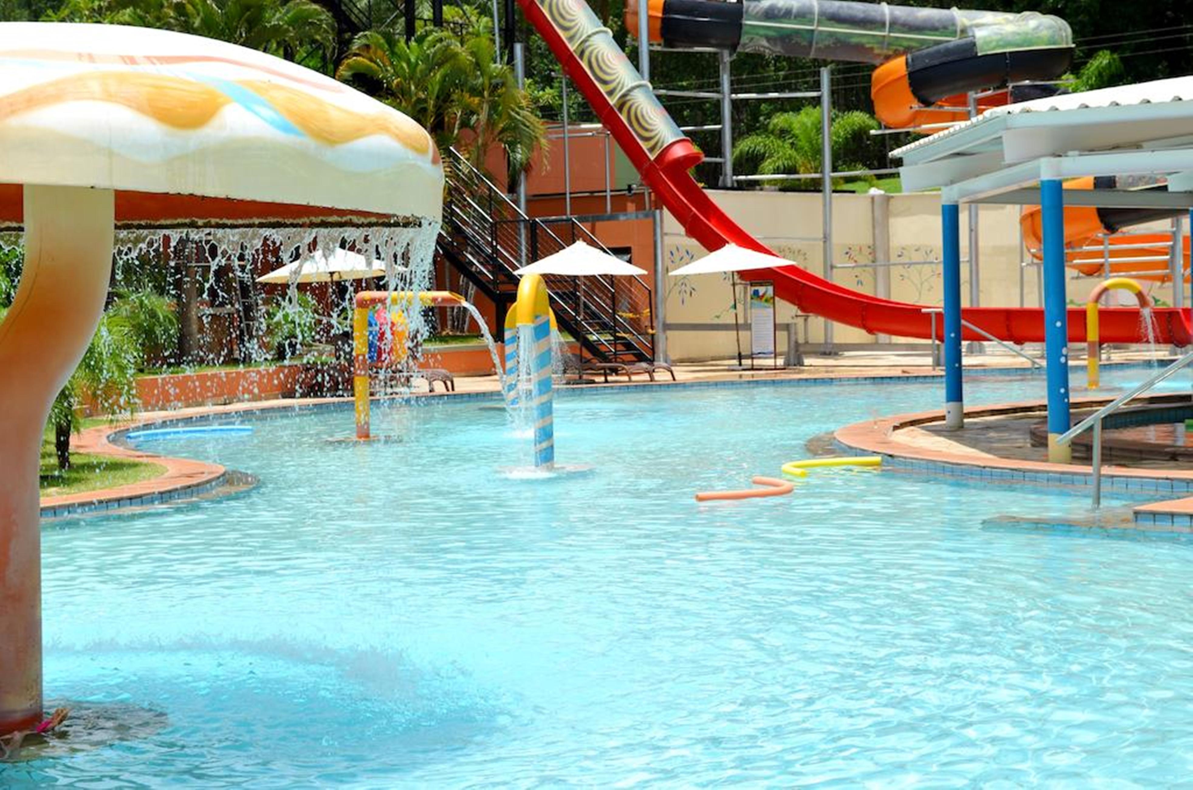 Blue Tree Thermas De Lins Resort Zewnętrze zdjęcie Splash Island