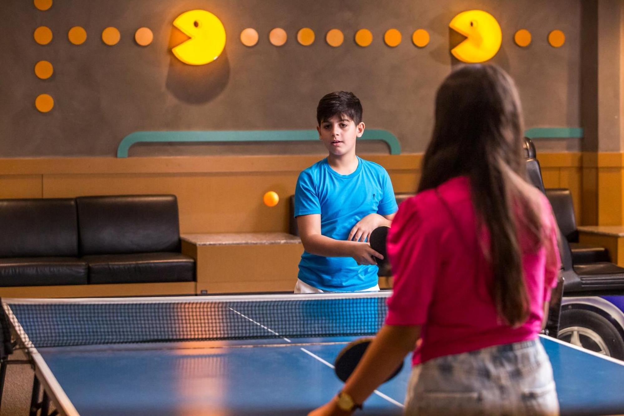 Blue Tree Thermas De Lins Resort Zewnętrze zdjęcie Table tennis at the hotel
