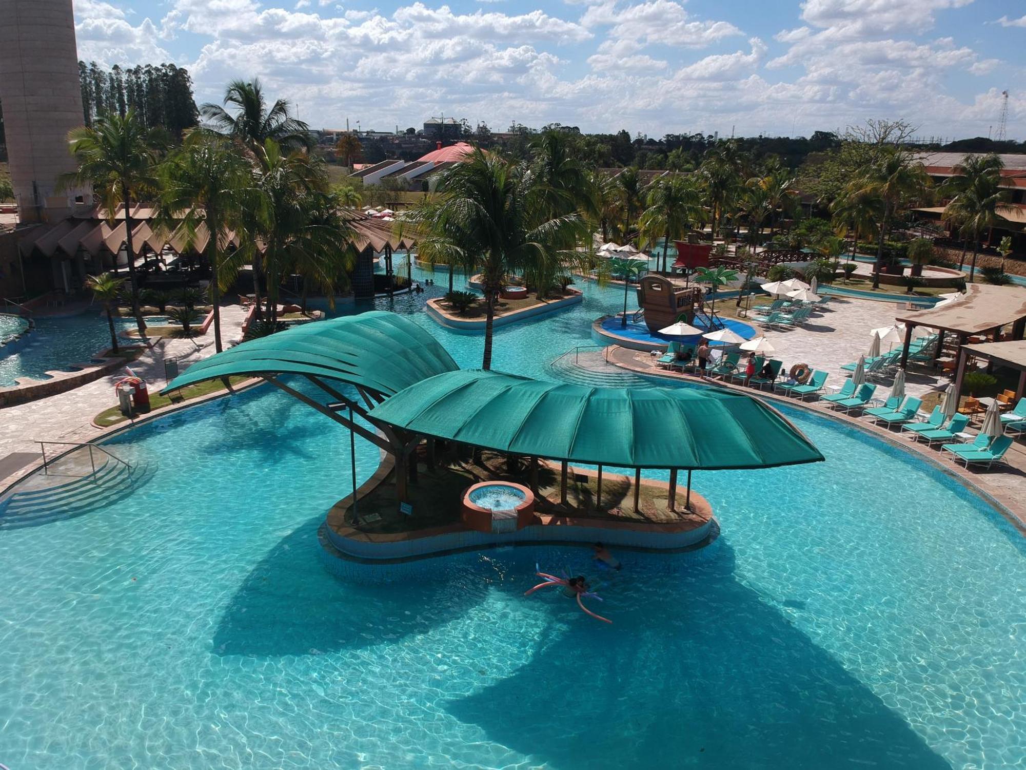 Blue Tree Thermas De Lins Resort Zewnętrze zdjęcie The swimming pool at the Hard Rock Hotel