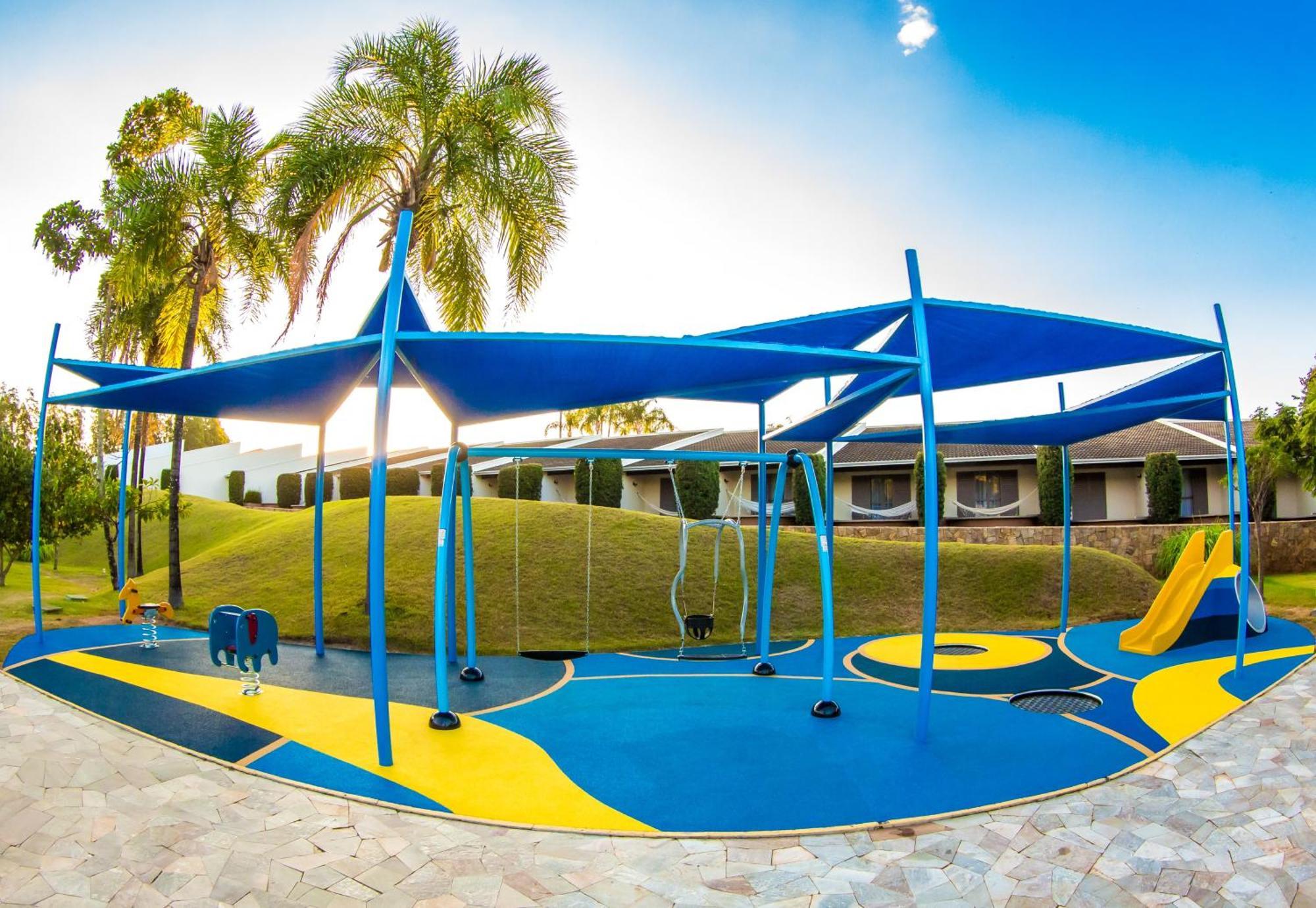 Blue Tree Thermas De Lins Resort Zewnętrze zdjęcie Playground at the school