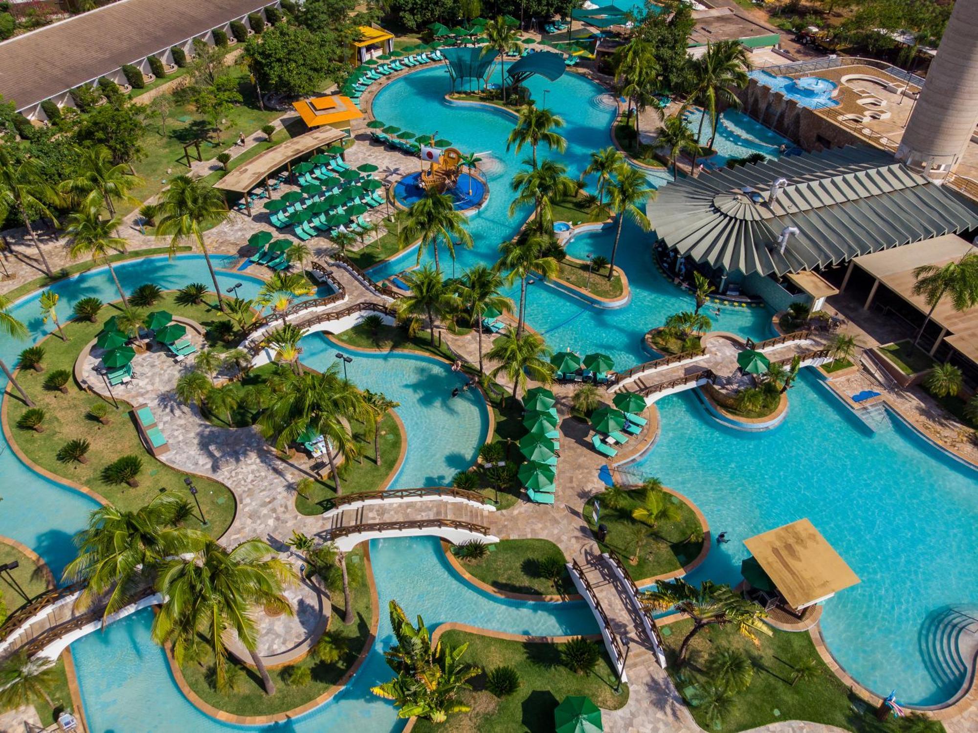 Blue Tree Thermas De Lins Resort Zewnętrze zdjęcie Aerial view of the water park